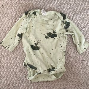 Kate Quinn 6-12m green whale onesie